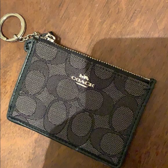 Coach pouch - Picture 1 of 1